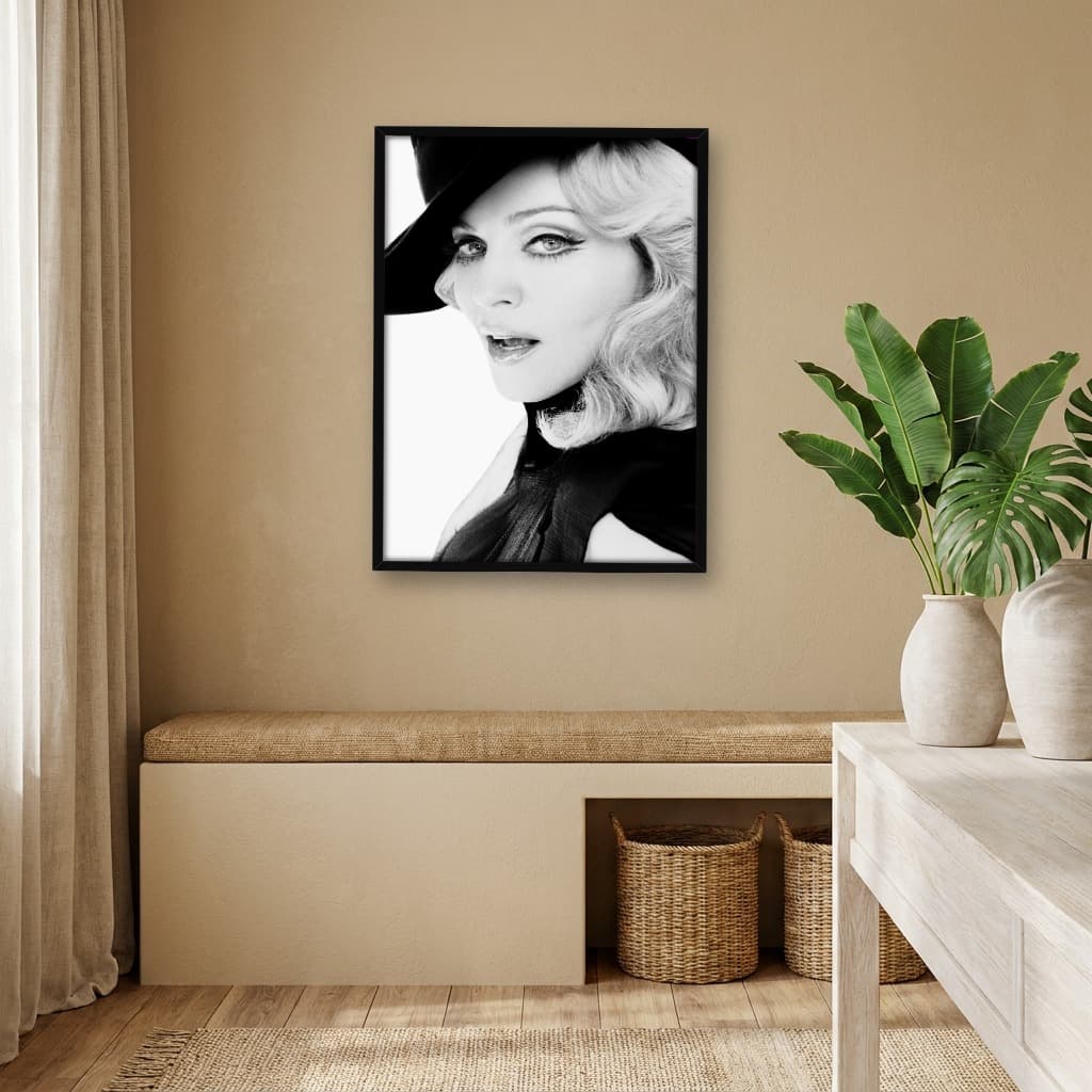 Quadro Decorativo Madonna com Chapéu Preto