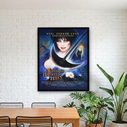 Quadro Decorativo As Loucas Aventuras de Elvira