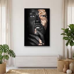 Quadro Decorativo Mulher Pintada de Preto com Detalhes Dourado -vs04