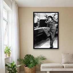 Quadro Decorativo Charlie Chaplin - Linha de Produção